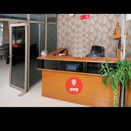 Hotel Samrat Нимрана Екстериор снимка